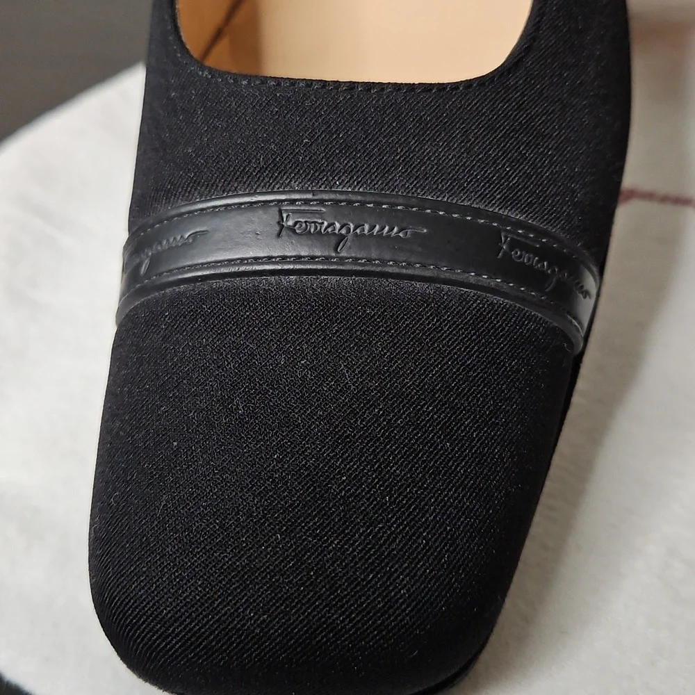 Salvatore Ferragamo Boutique Sonia Logo Black Heels, Size 39 (9A)
